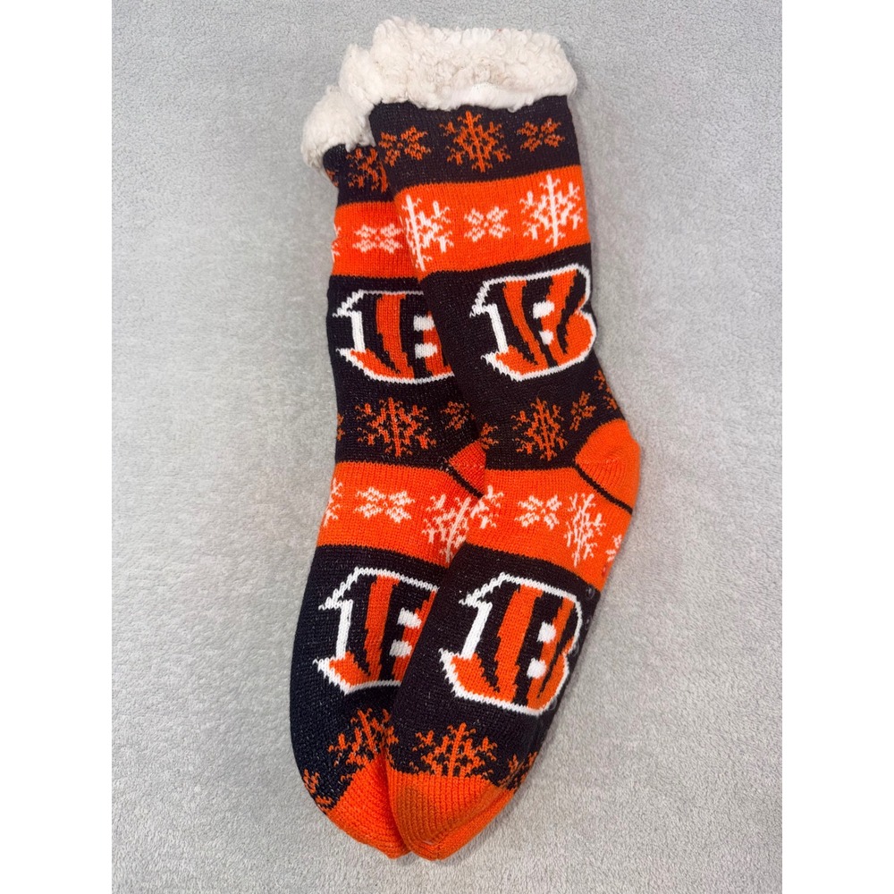 Cincinnati Bengals NFL Footy Slippers 6-10 Sherpa Lined Non Skid Bottoms‎ Socks